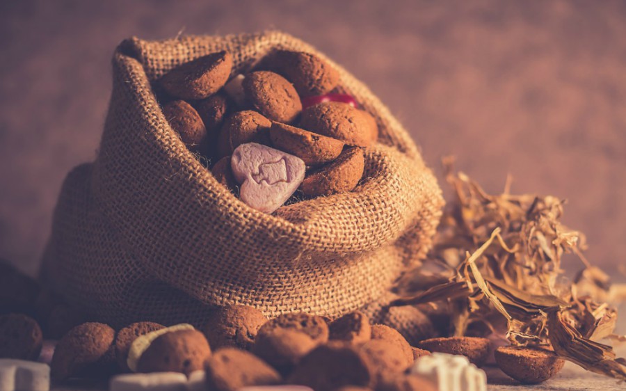 Ontaarde Sinterklaas-verhalen voor bij de openhaard